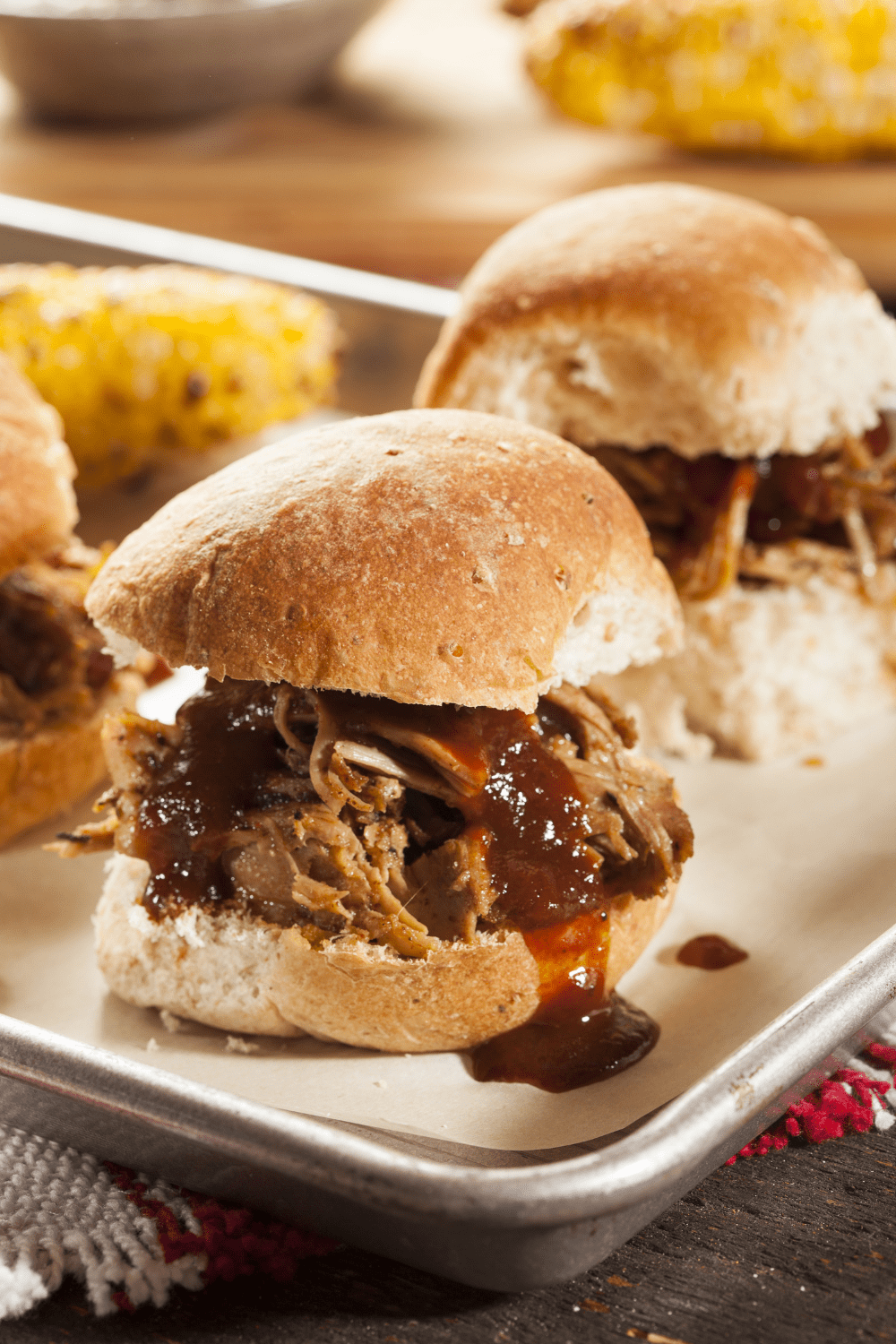 Buns with thick pulled pork and sauce filling, 