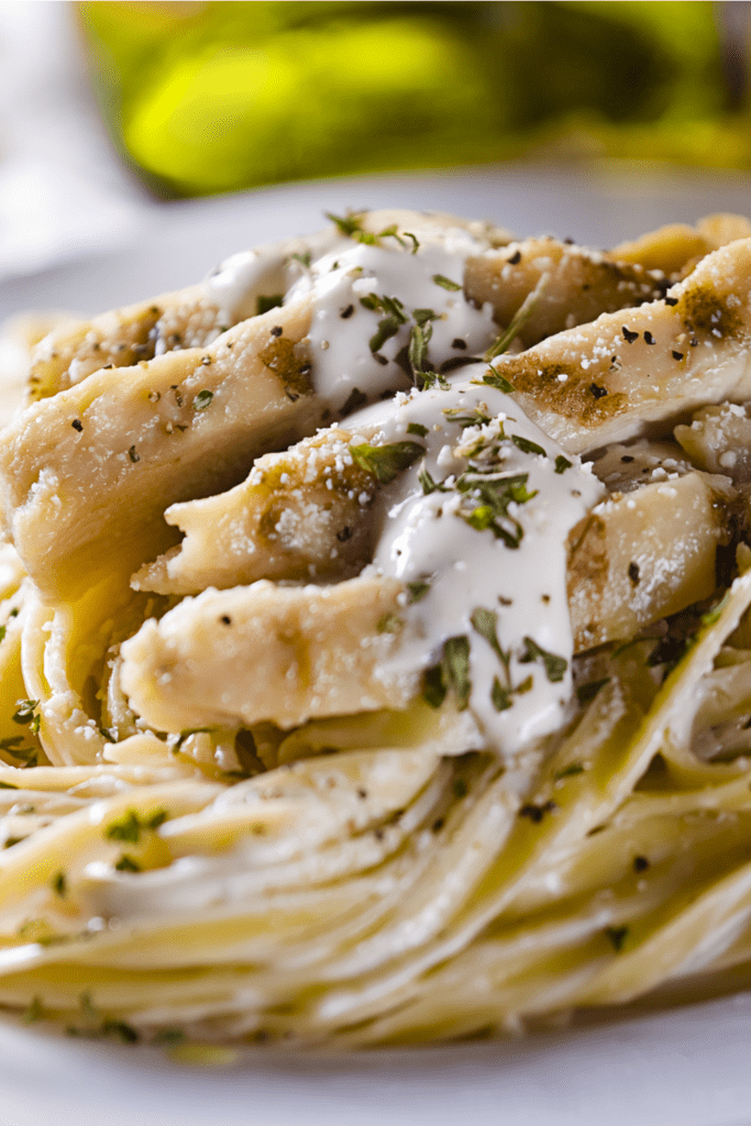 Pasta with Alfredo Sauce and Chicken