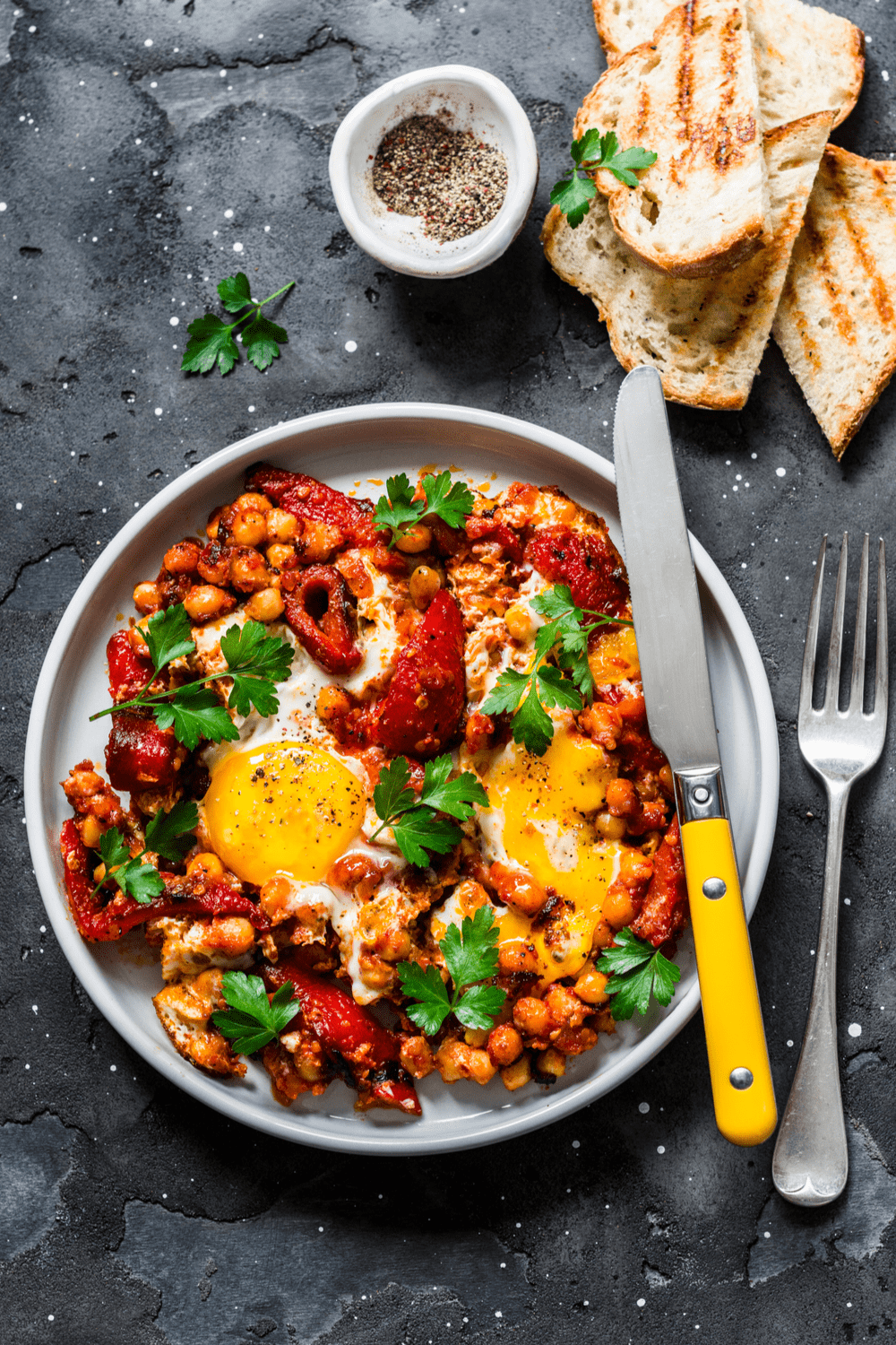 Shakshuka with Egg, Sweet Pepper and Chickpeas