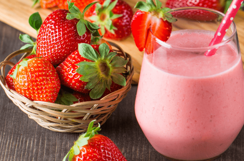 Strawberry Milkshake Without Ice Cream