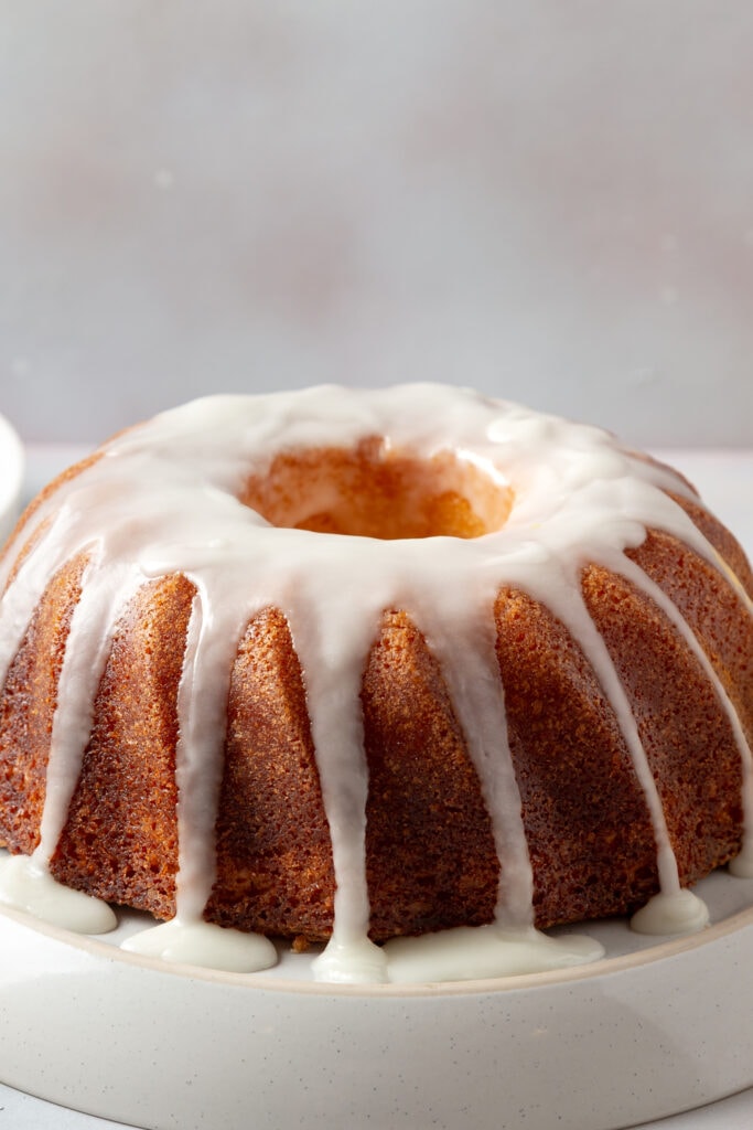 Bundt Cake with Vanilla Icing