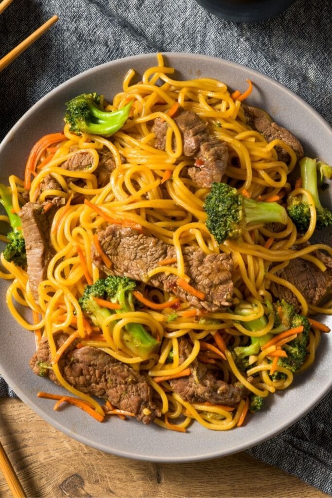 Chinese Lo Mein Noodles with Pork and Vegetables