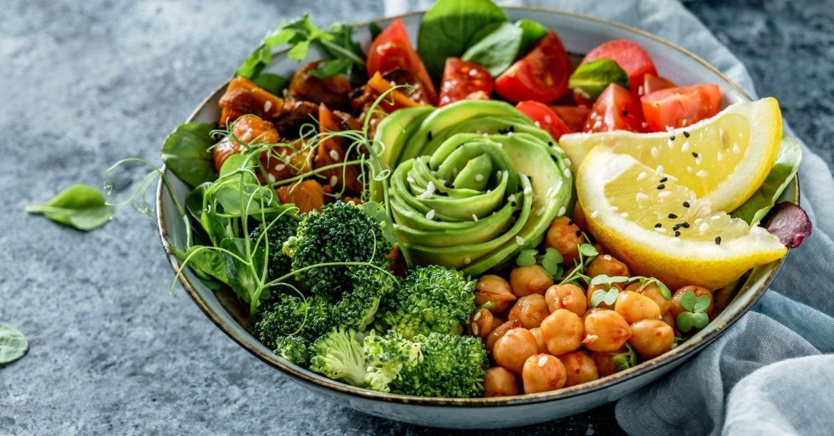 Vegetable Bowl with Avocadoes and Chickpeas