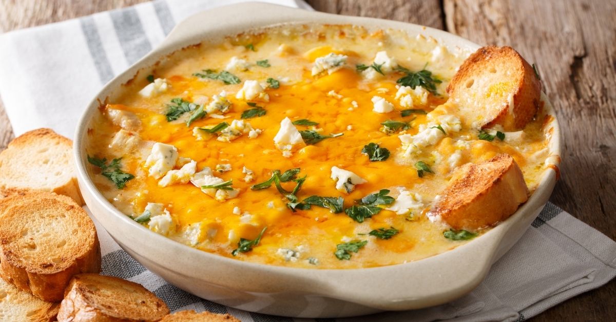 Homemade Chicken Buffalo Dip with Bread