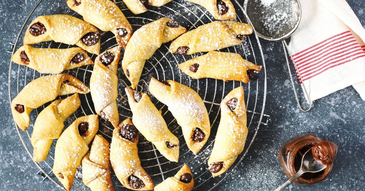 Jewish Cookie Rugelach with Chocolate Filling