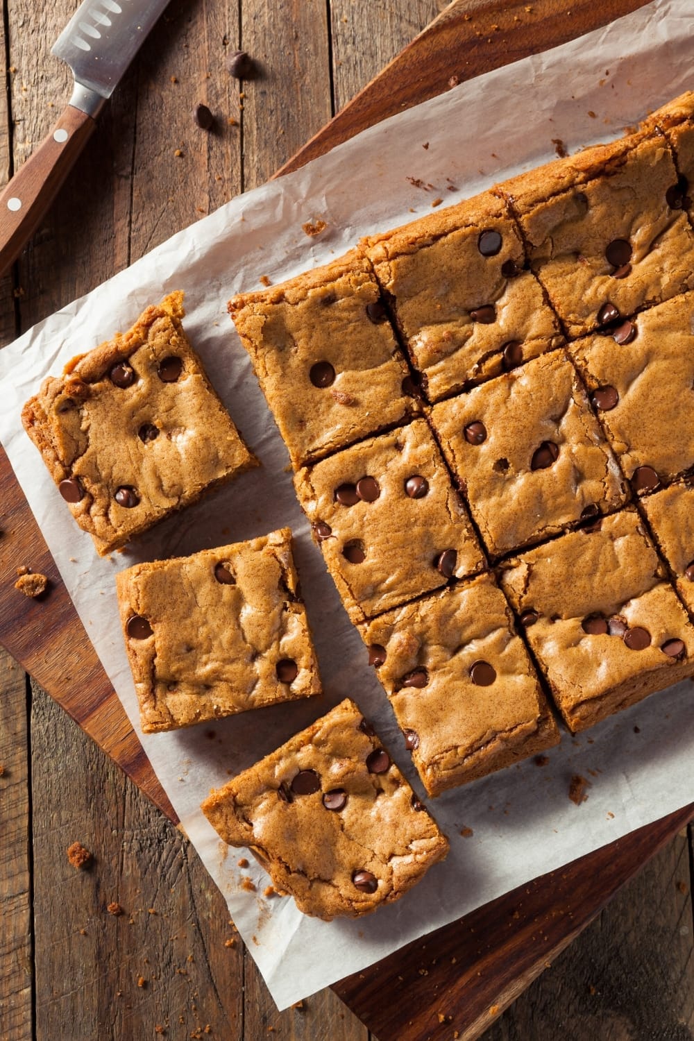 Peanut Butter Chocolate Chip Blondie Bars