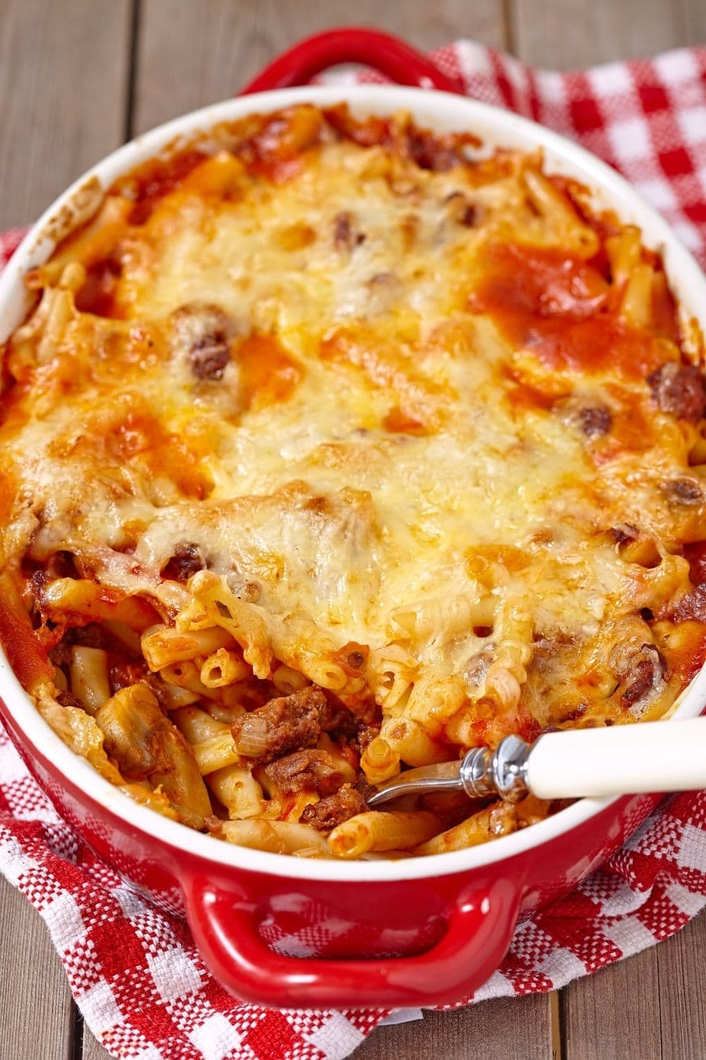 Cheesy Hamburger Casserole with Ground Beef and Pasta