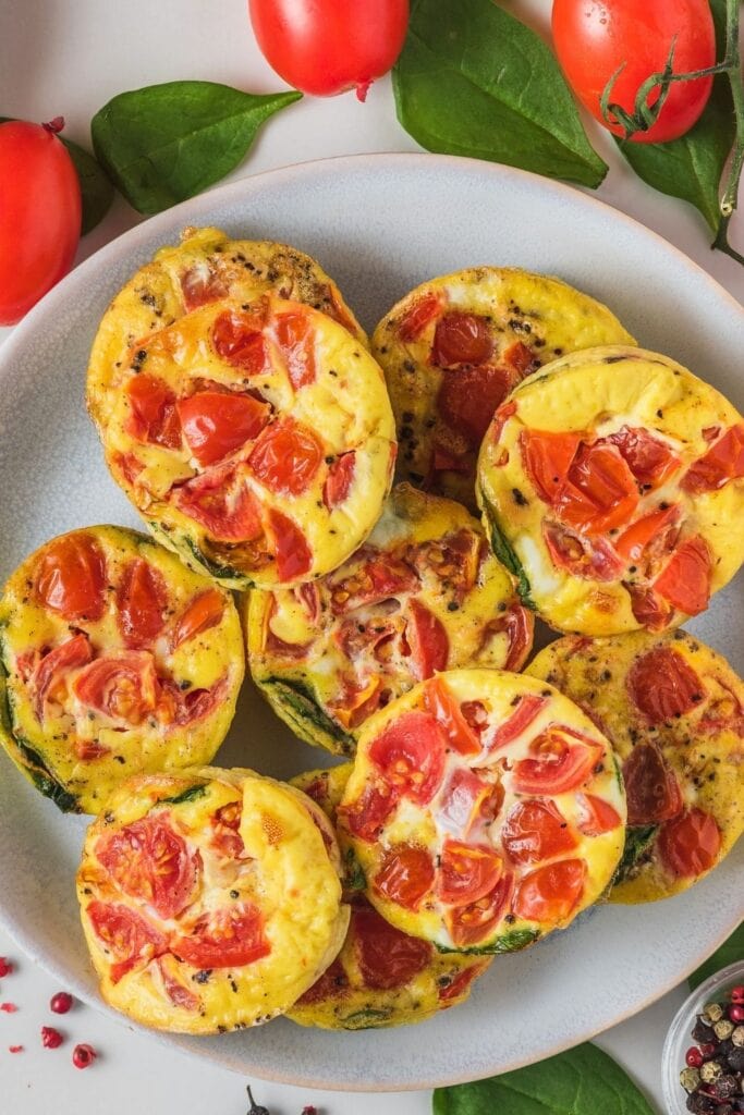 Egg Muffins with Tomatoes and Spinach
