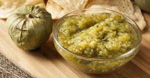 Green Salsa Verde with Fresh Tomatillos and Chips