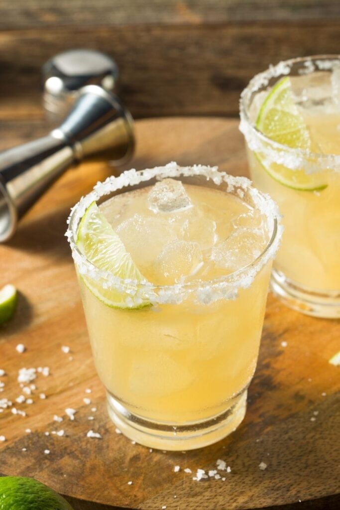 Refreshing Tequila Margarita with Lime