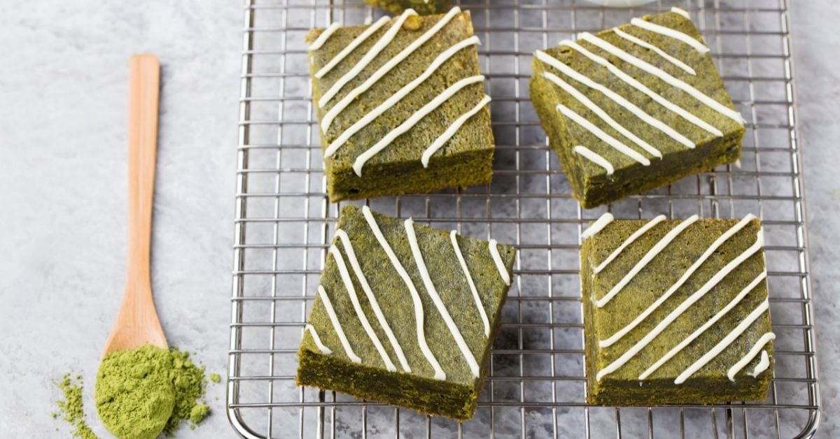 Homemade Matcha Brownie Cake with Matcha Powder