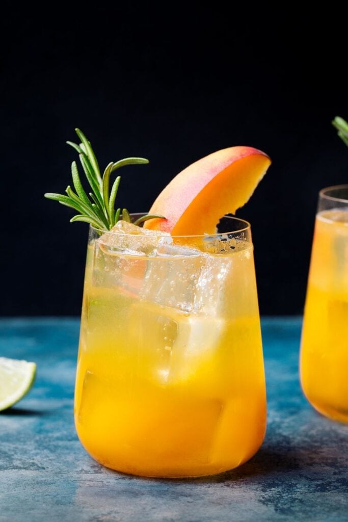 Peach Cocktail Fizz Iced Tea