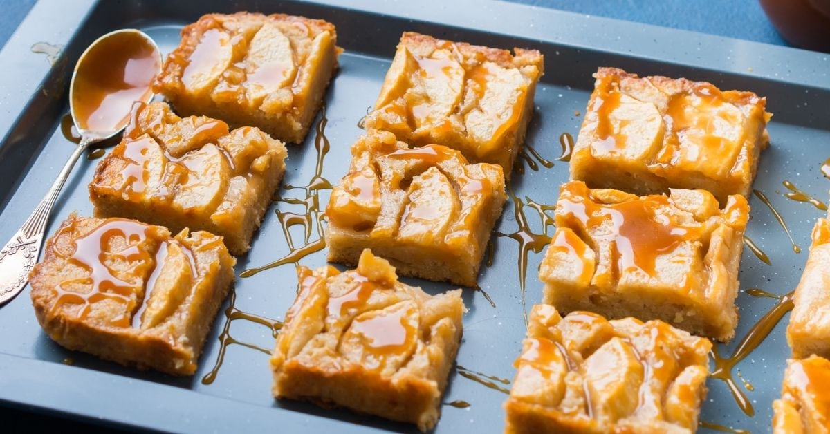 Rich and Sweet Cinnamon Apple Bars