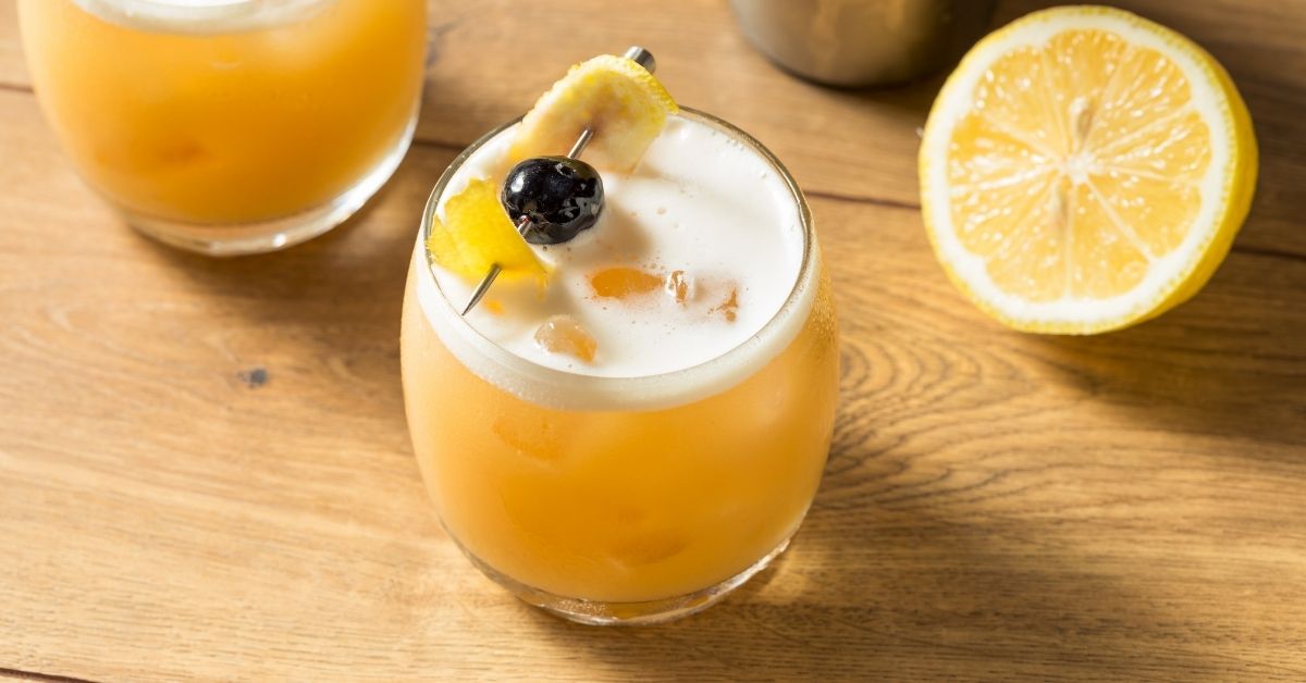 Refreshing Amaretto Sour Cocktail