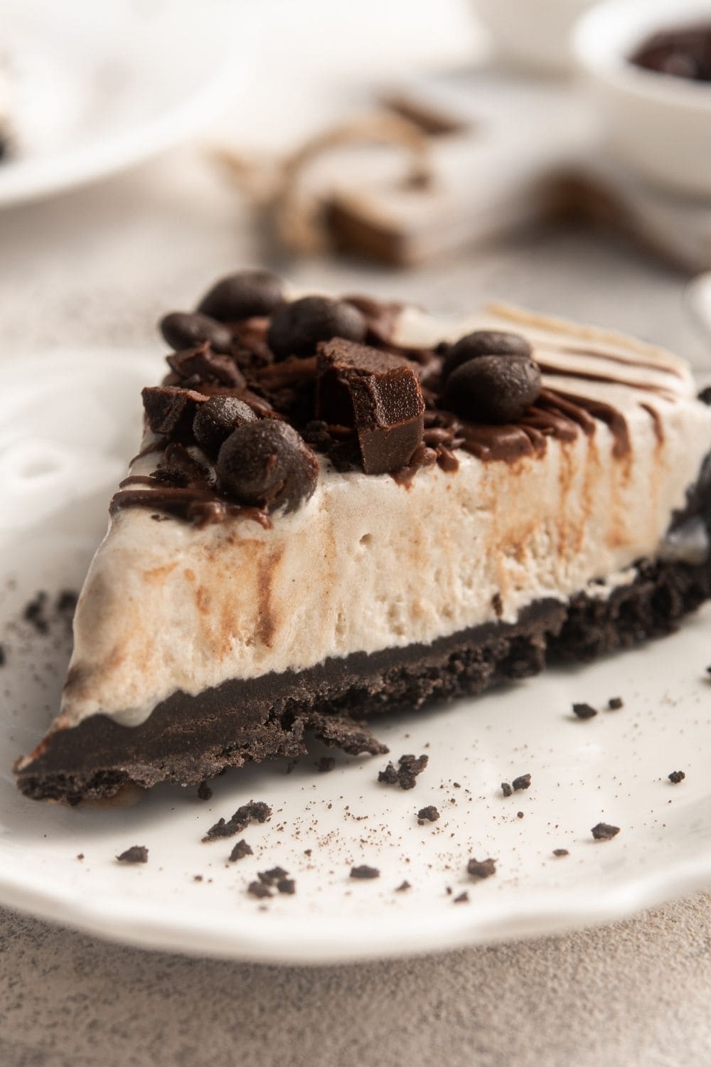 30 Best Ice Cream Desserts for a Sweet Summer featuring Cookies and Cream Ice Cream Mud Pie