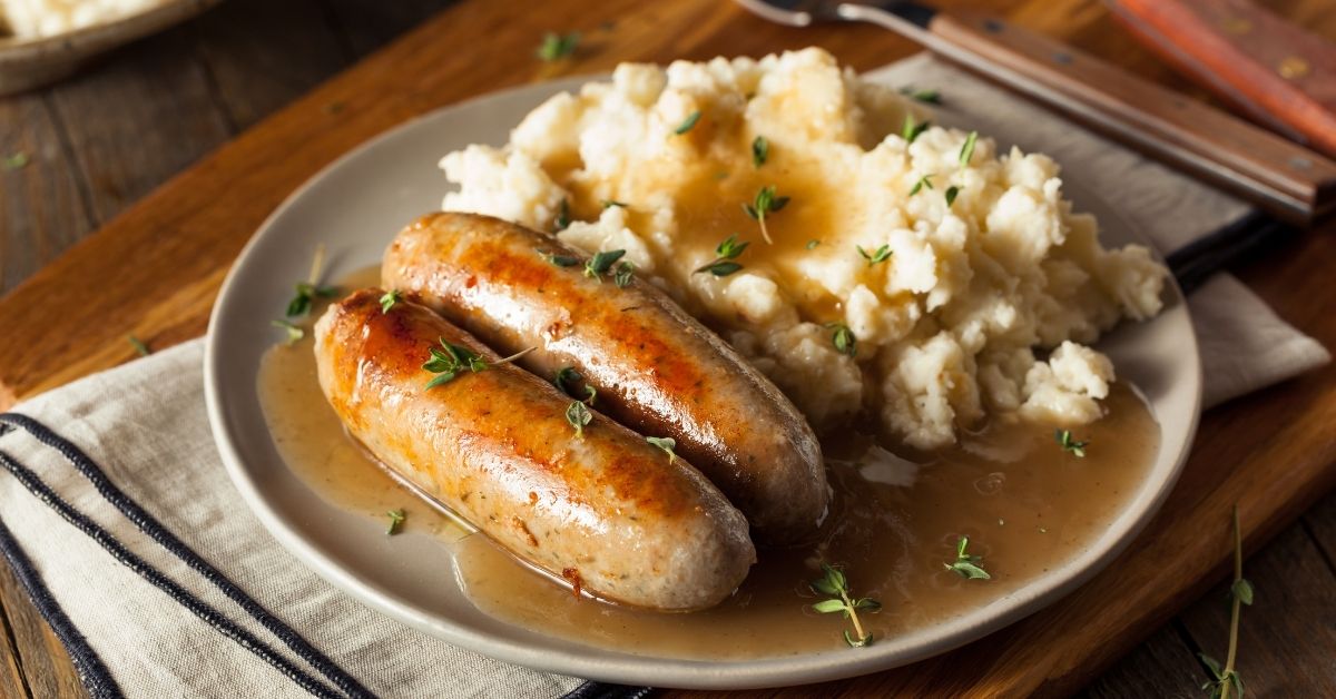 Bratwurst with Mashed Potatoes and Gravy