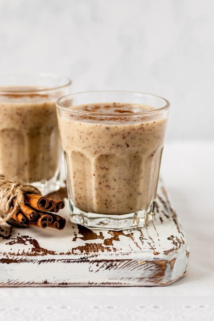 Date Smoothie with Cinnamon
