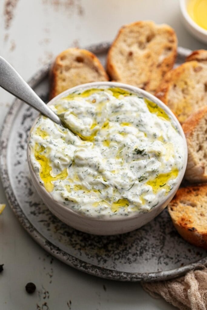 Homemade Tzatziki Yogurt with Bread