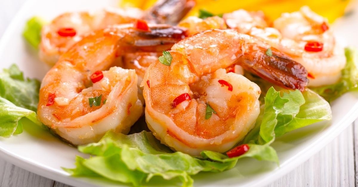 Appetizing Homemade Spicy Shrimp with Mango Salad