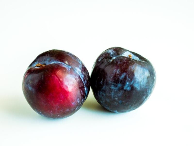 Black Splendor Plums