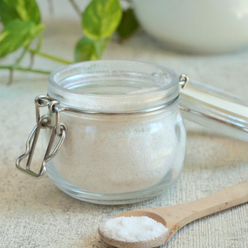 DIY Powdered Sugar in a Glass Bottle