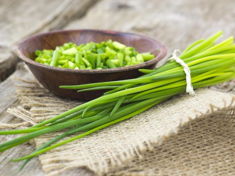 Fresh Chopped and Whole Chives