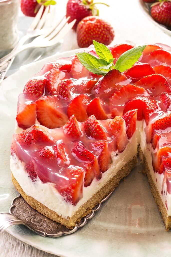 Sweet Icebox Strawberry Pie