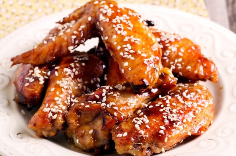 Honey Sriracha Chicken Wings (Easy Recipe)