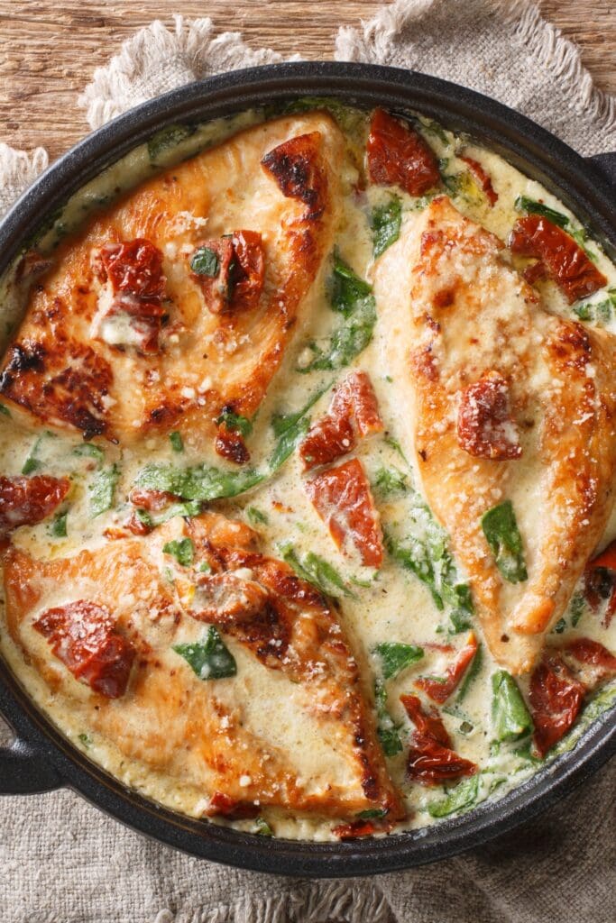 Creamy Chicken with Sun-Dried Tomatoes and Spinach
