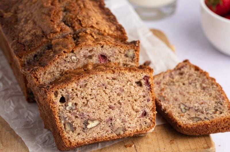 Strawberry Bread (Easy Recipe)