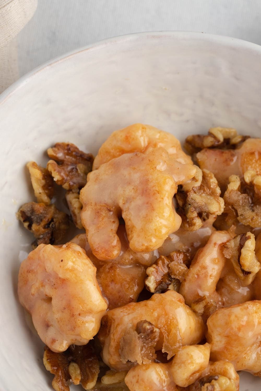 Honey Shrimp with Walnuts, Drizzled With White Sauce