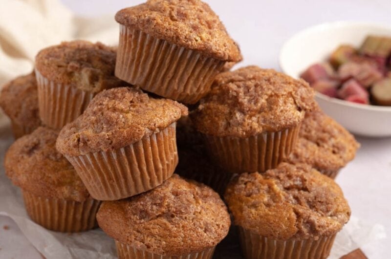 Easy Rhubarb Muffins with Crumb Topping