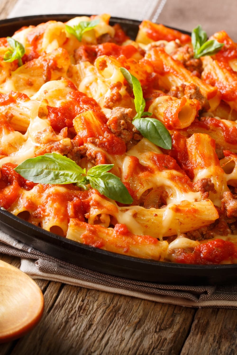 Cheesy Baked Ziti Pasta with Tomato Sauce