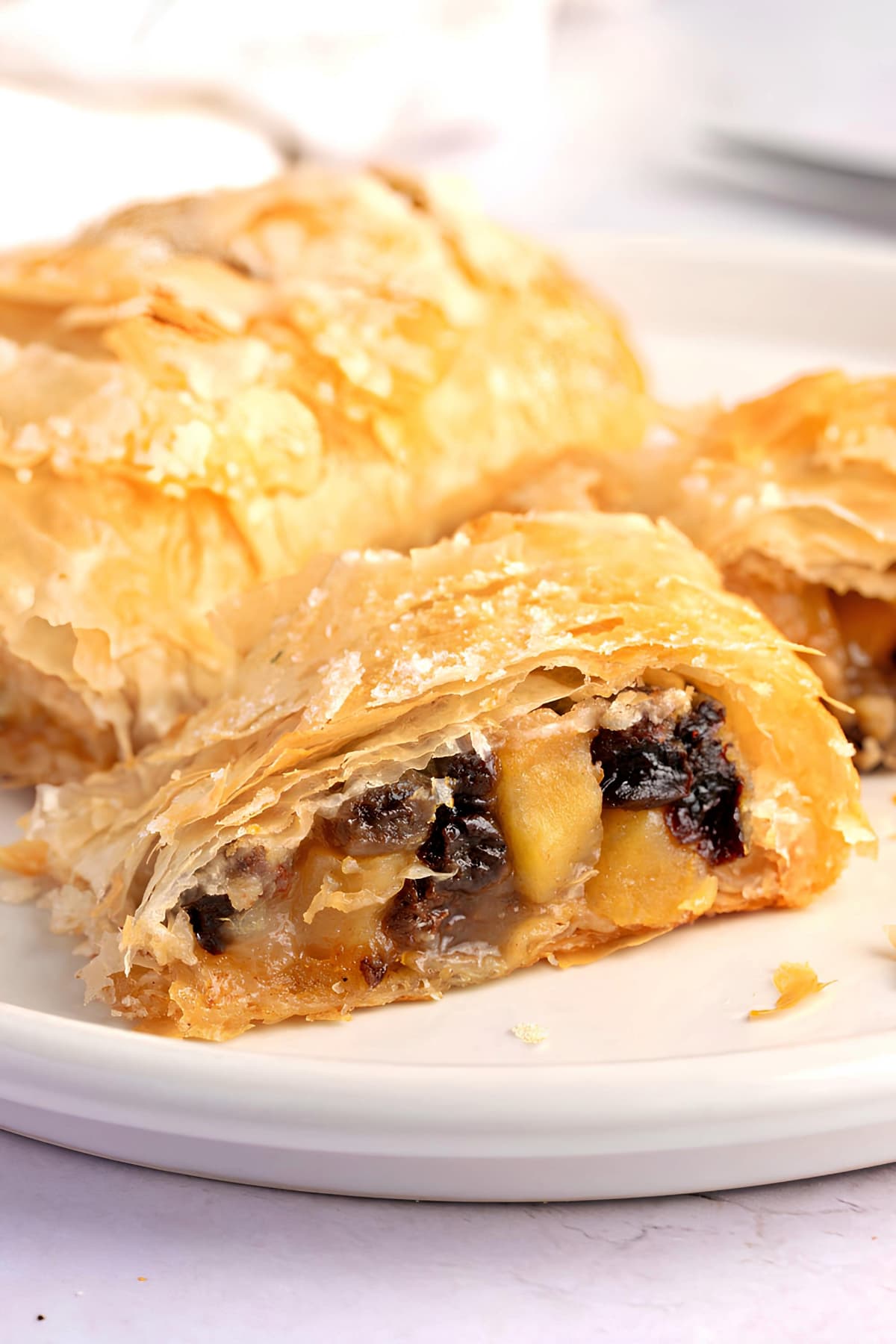 Homemade Apple Strudel with Flaky Crust and Juicy Apple Filling