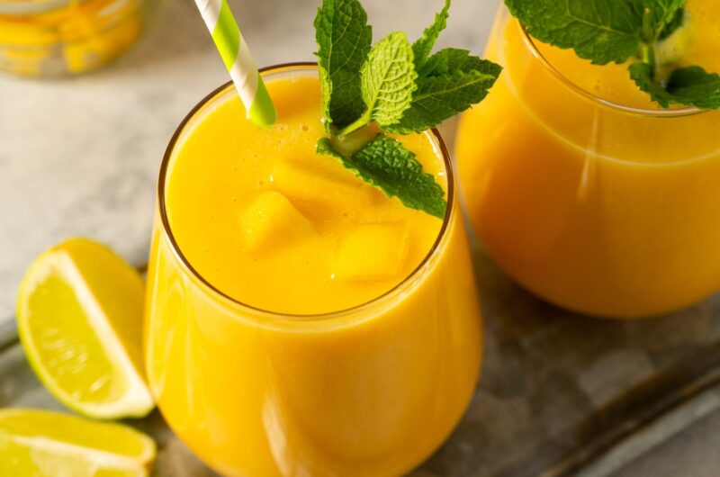 Mango Smoothie (Quick and Easy Recipe)