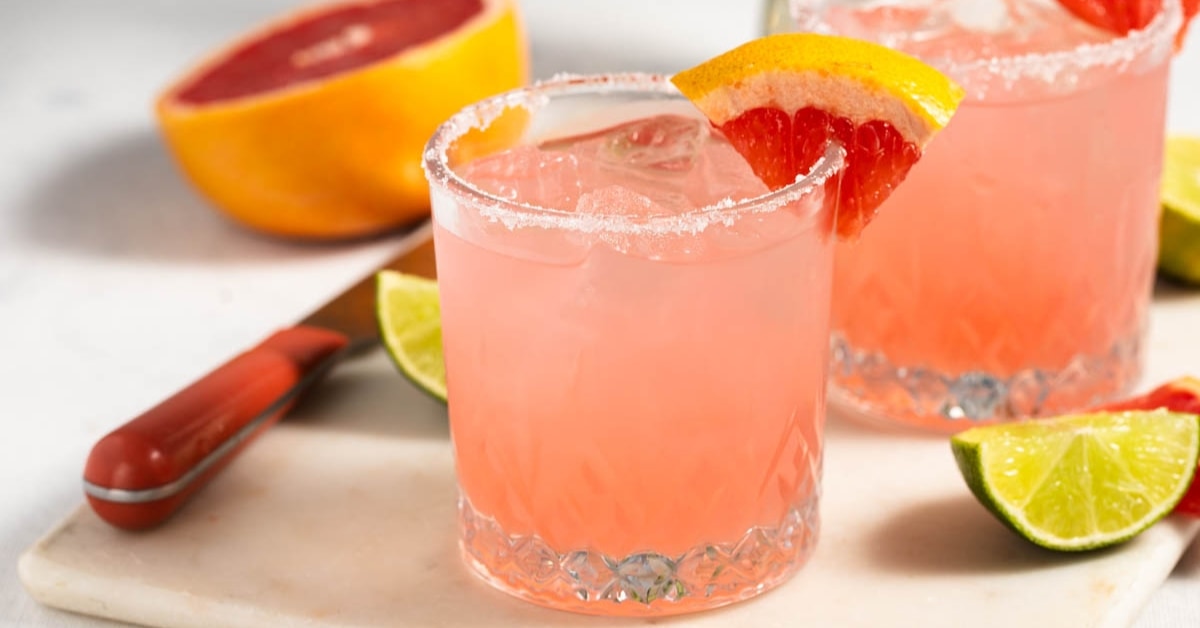 Paloma Cocktail, a refreshing and boozy drink served with ice