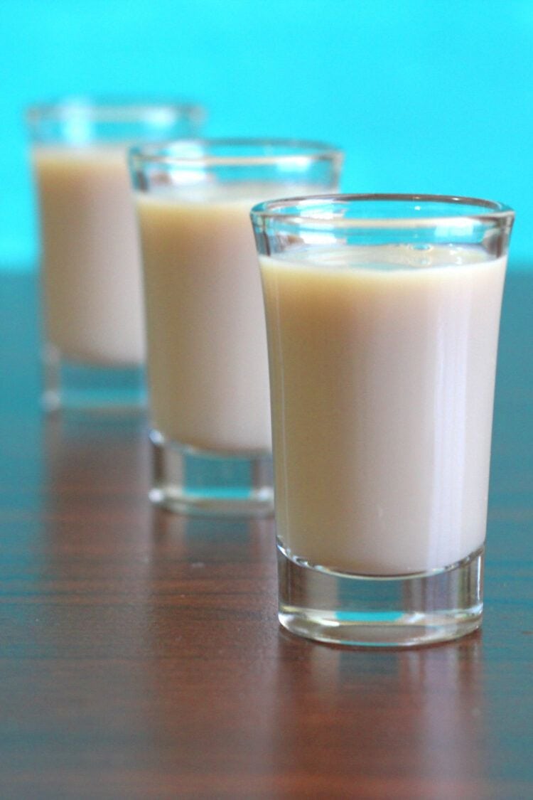 3 homemade Irish hammer shots with caramel and honey