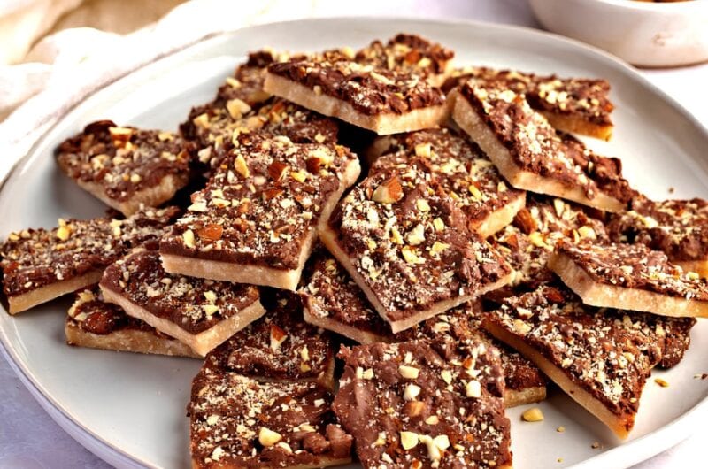 Homemade Almond Roca (Easy Recipe)